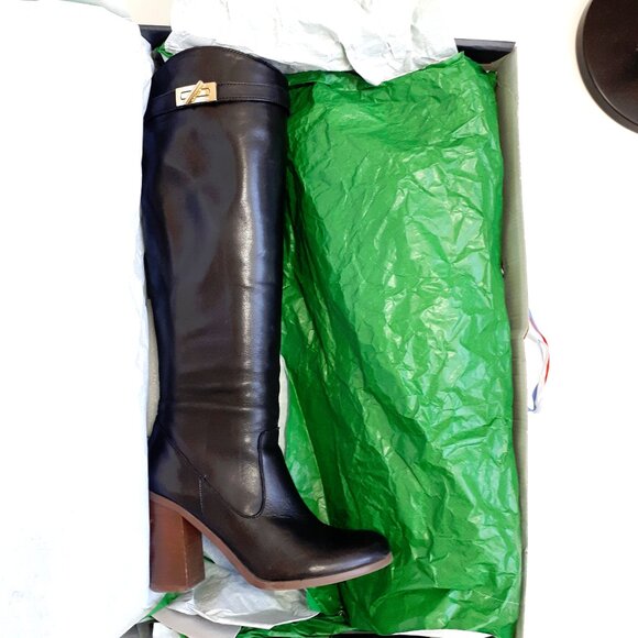 TOMMY HILFIGER Mackenze Zip Up Boots in Black Leather with Gold Hardware - Picture 13 of 16